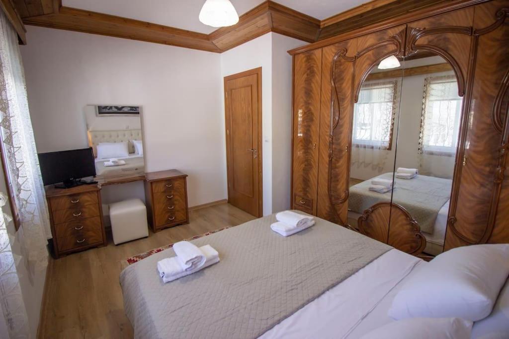Apartamento Emblematic House 3 Gjirokastër Exterior foto