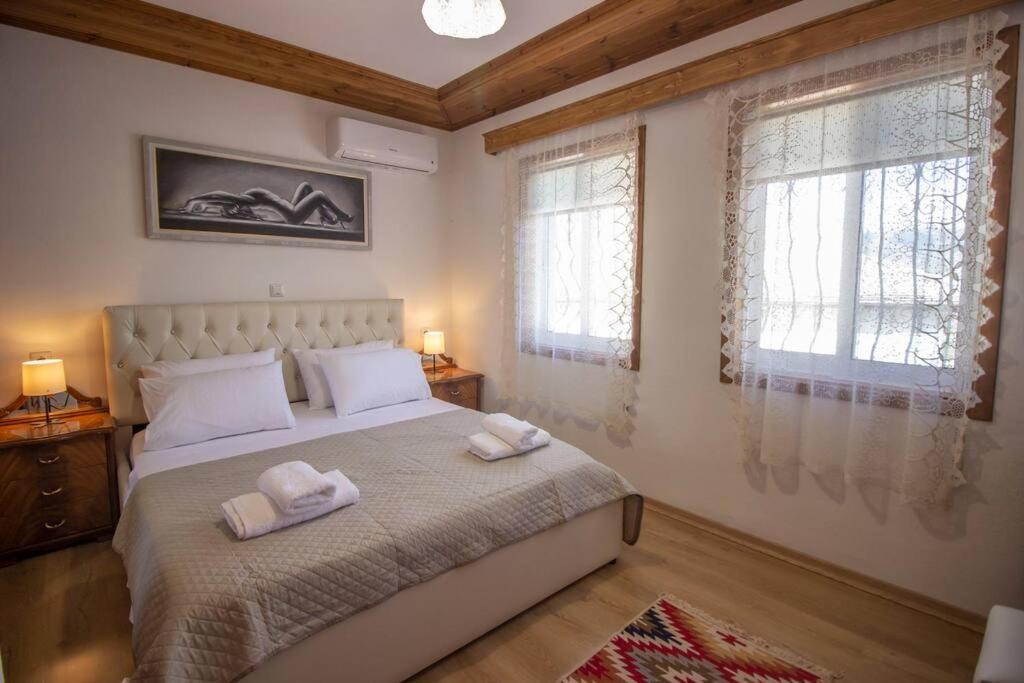 Apartamento Emblematic House 3 Gjirokastër Exterior foto