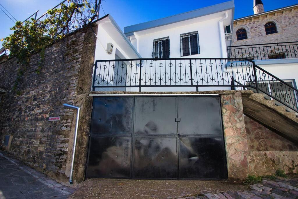 Apartamento Emblematic House 3 Gjirokastër Exterior foto