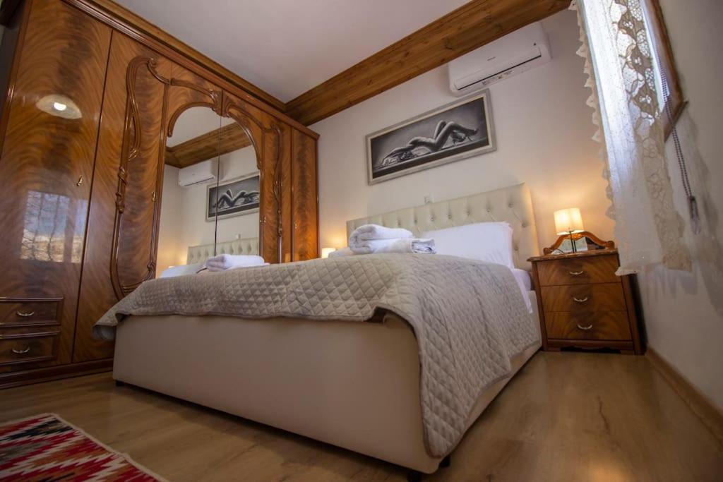 Apartamento Emblematic House 3 Gjirokastër Exterior foto