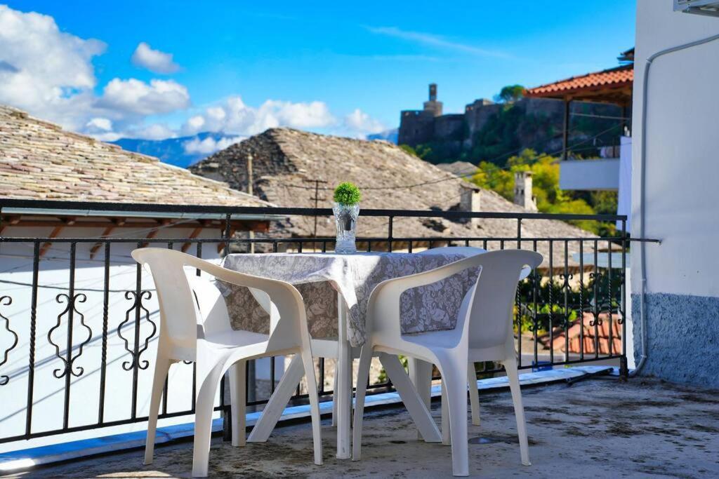 Apartamento Emblematic House 3 Gjirokastër Exterior foto