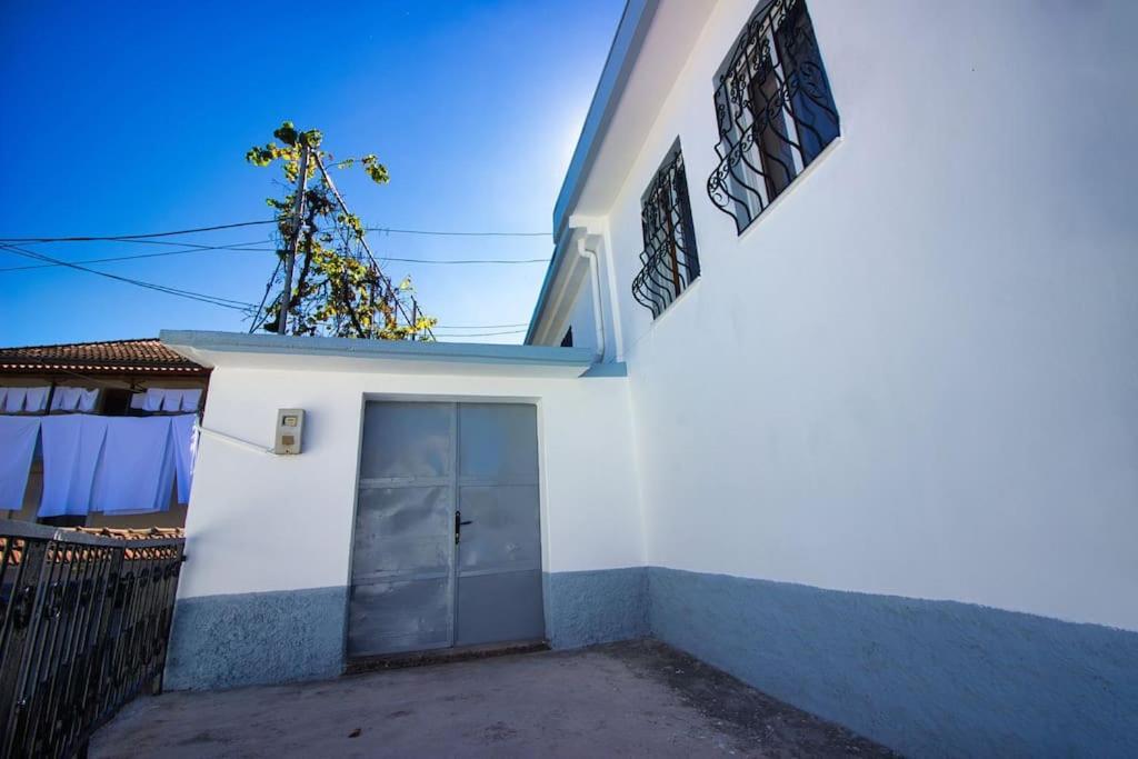 Apartamento Emblematic House 3 Gjirokastër Exterior foto