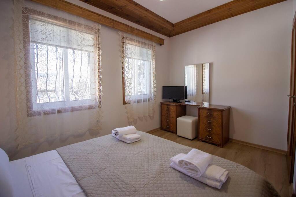 Apartamento Emblematic House 3 Gjirokastër Exterior foto