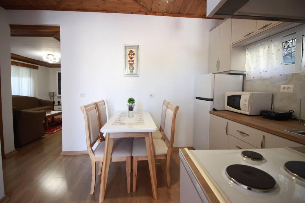 Apartamento Emblematic House 3 Gjirokastër Exterior foto
