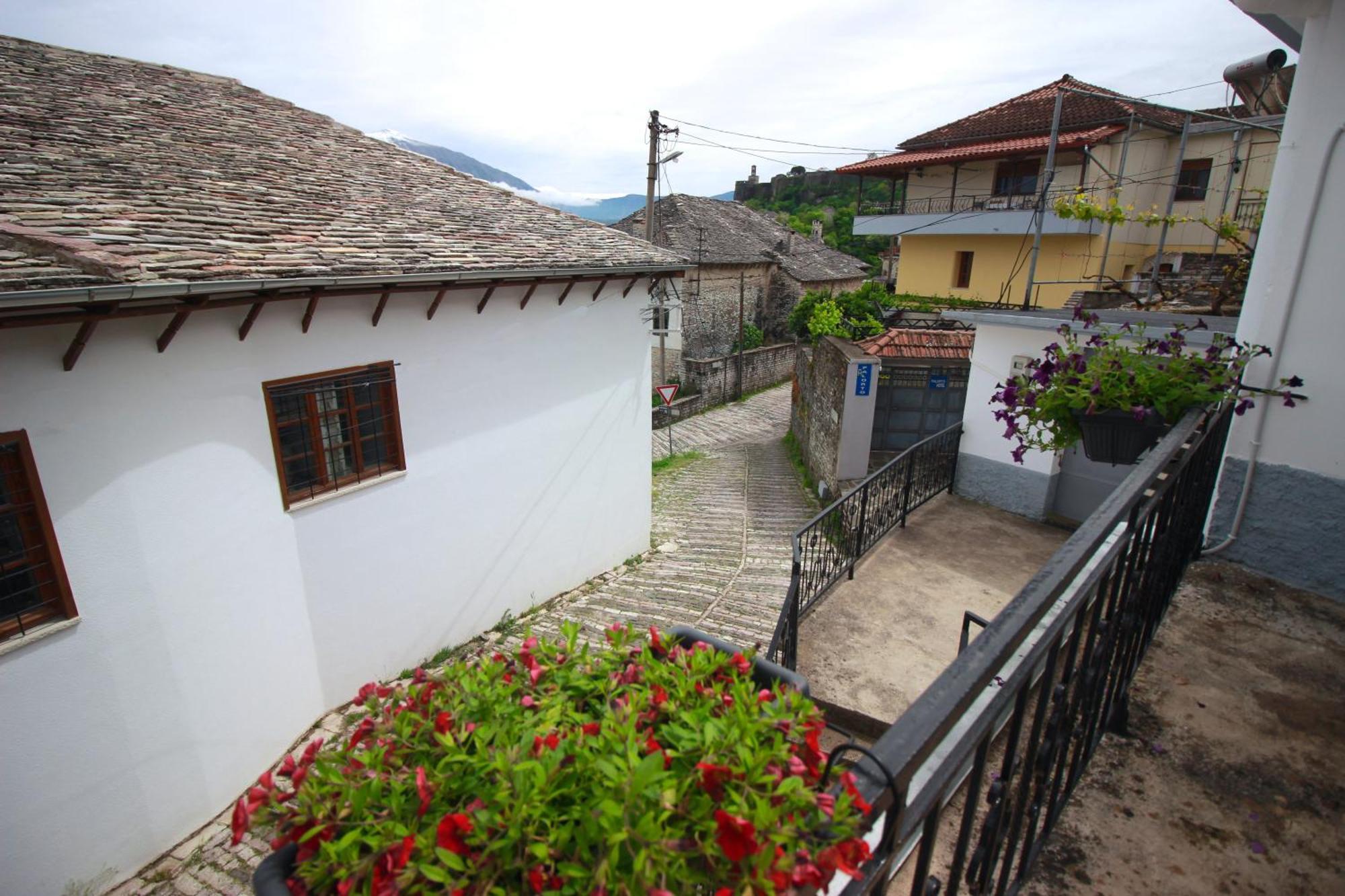 Apartamento Emblematic House 3 Gjirokastër Exterior foto