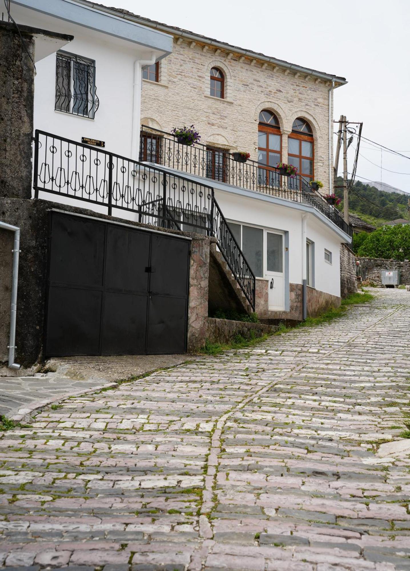 Apartamento Emblematic House 3 Gjirokastër Exterior foto